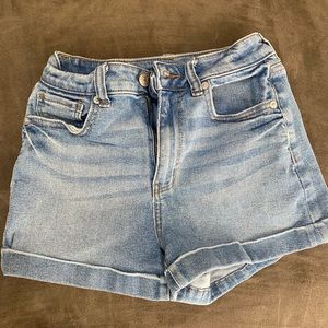 AMERICAN EAGLE MOM SHORTS SIZE 00